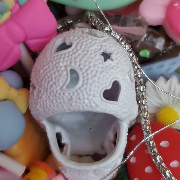 SKULL NECKLACE - Picture 3 of 9